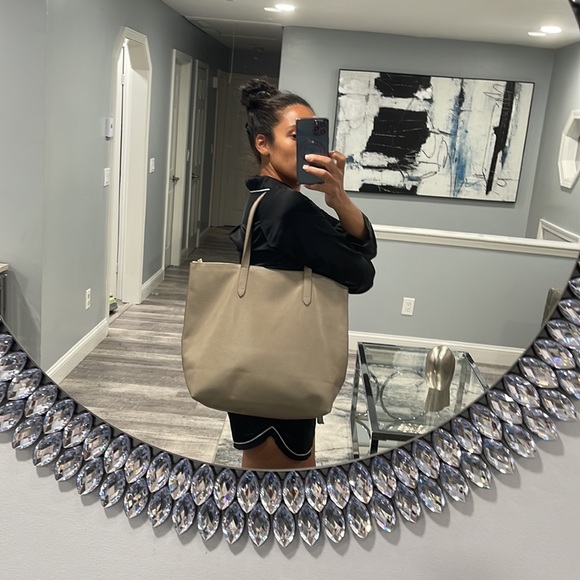 Cuyana - Picture 13 of 14